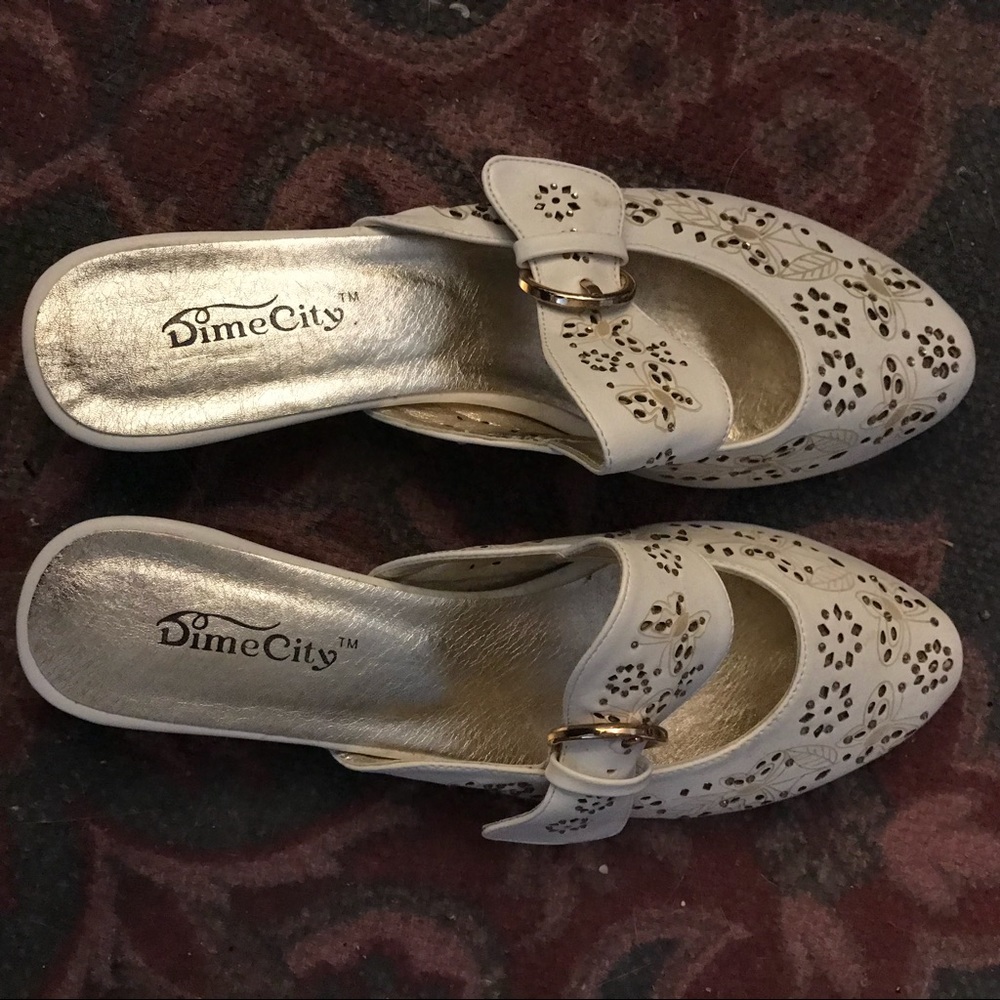 Excellent Used condition - Dime City Sz 8.5 Slides